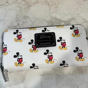Disney Loungefly Mickey Mouse Zip-Around Wallet